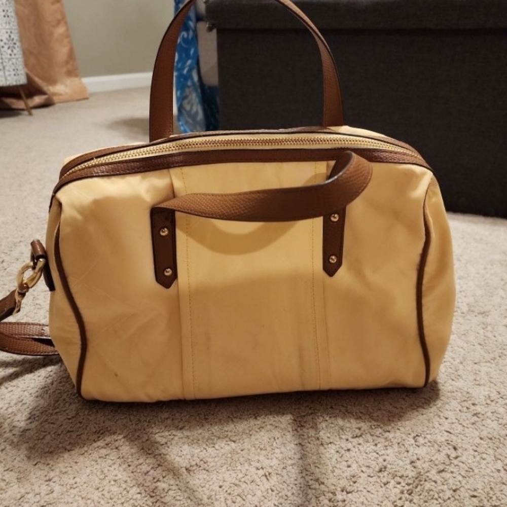 Vera Bradley womens purse.